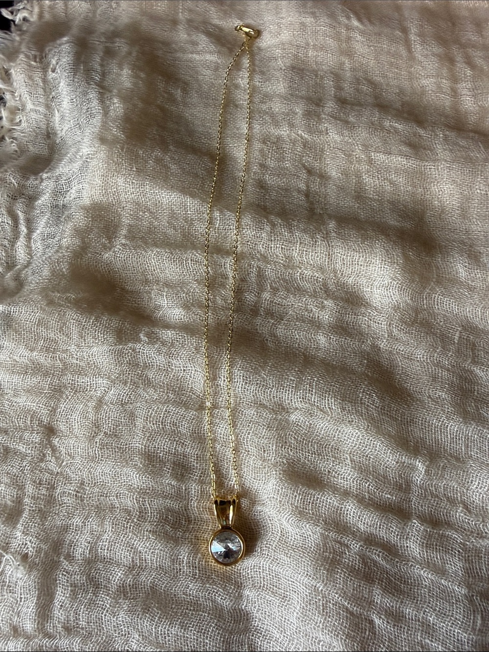 Gold Pendant Necklace with Swarovski Crystal.
